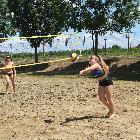A fiatalok is belekstoltak a strandrplabdzsba