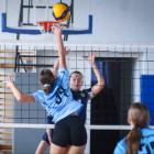 Gyenge kezd�s, b�ztat� folytat�s